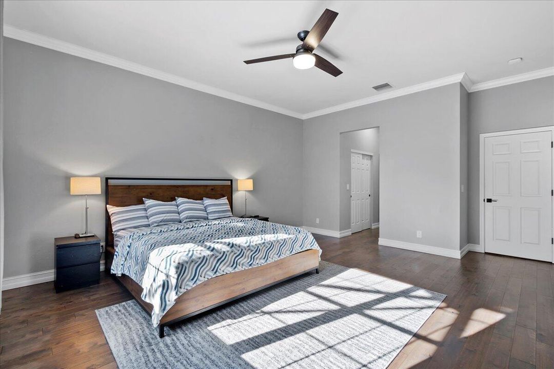 Activo con contrato: $10,000 (3 camas, 2 baños, 1915 Pies cuadrados)