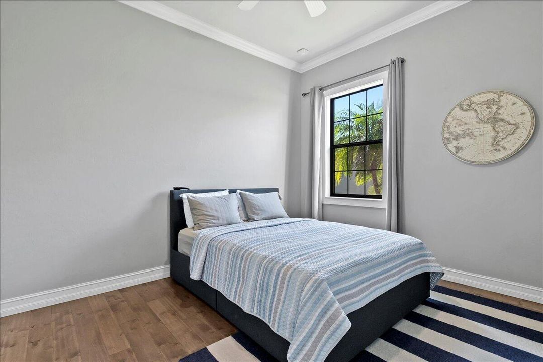 Activo con contrato: $10,000 (3 camas, 2 baños, 1915 Pies cuadrados)