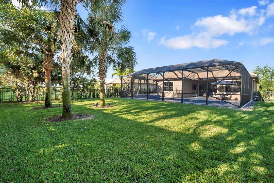 Activo con contrato: $10,000 (3 camas, 2 baños, 1915 Pies cuadrados)