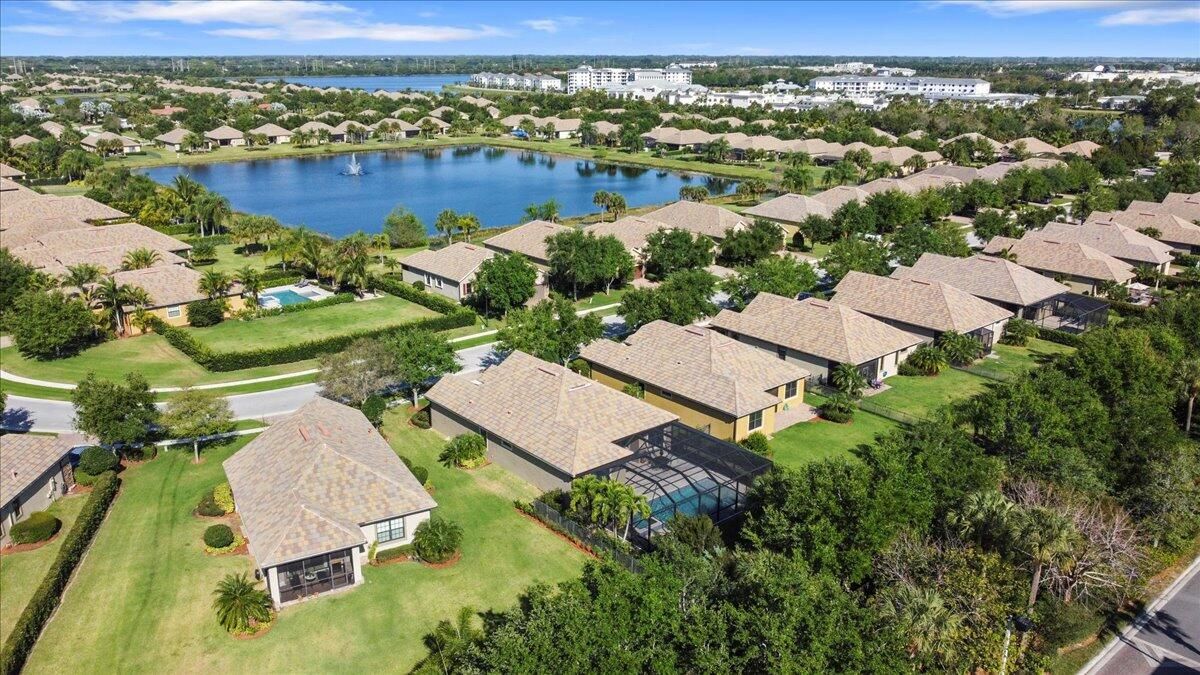 Activo con contrato: $10,000 (3 camas, 2 baños, 1915 Pies cuadrados)