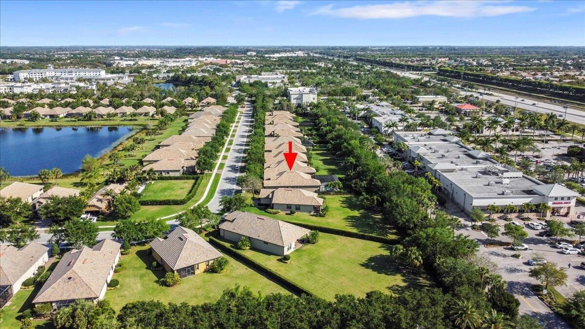 Activo con contrato: $10,000 (3 camas, 2 baños, 1915 Pies cuadrados)