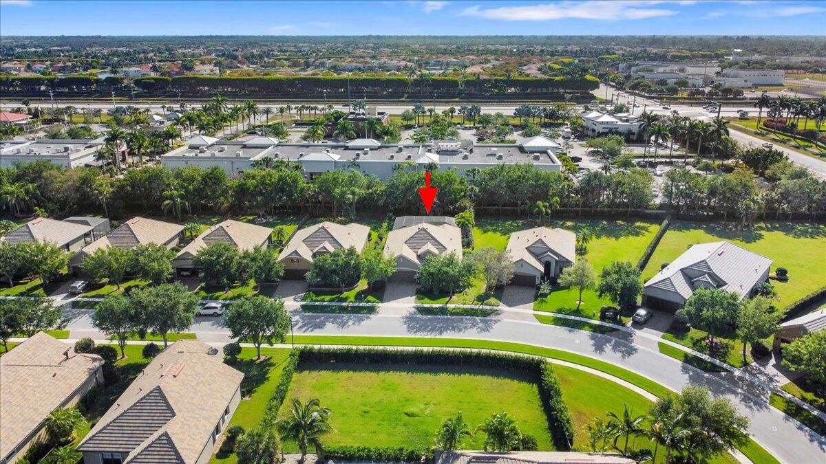 Activo con contrato: $10,000 (3 camas, 2 baños, 1915 Pies cuadrados)