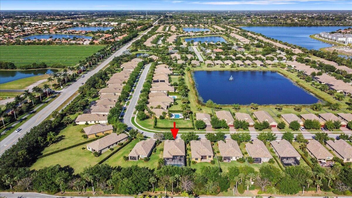 Activo con contrato: $10,000 (3 camas, 2 baños, 1915 Pies cuadrados)