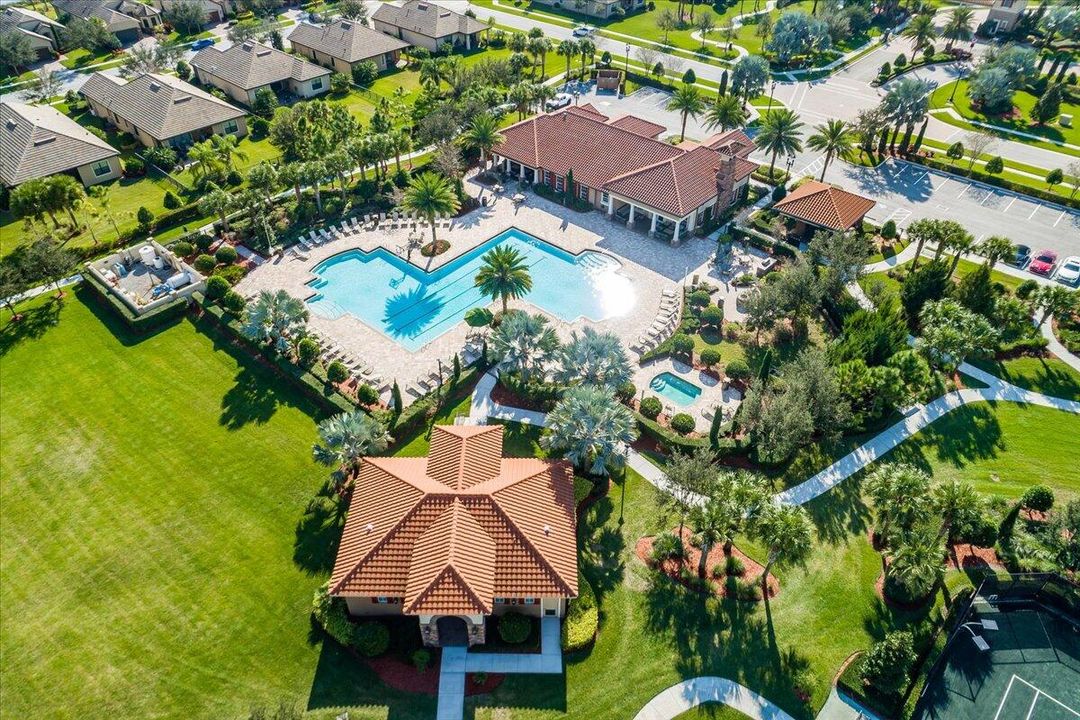 Activo con contrato: $10,000 (3 camas, 2 baños, 1915 Pies cuadrados)