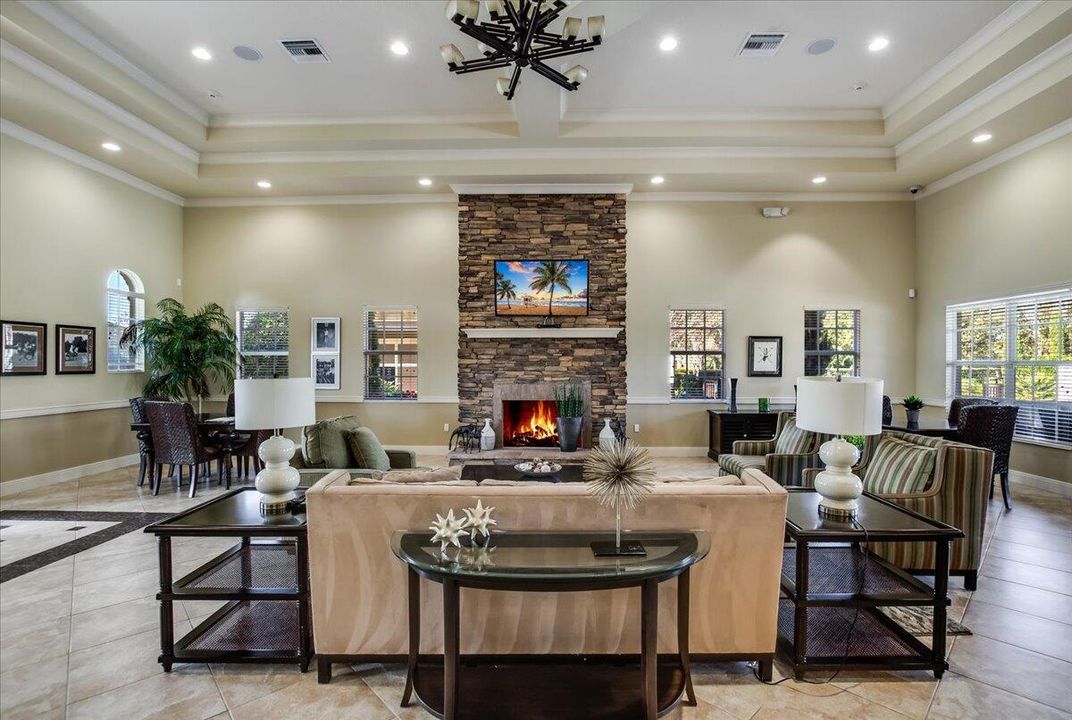 Activo con contrato: $10,000 (3 camas, 2 baños, 1915 Pies cuadrados)