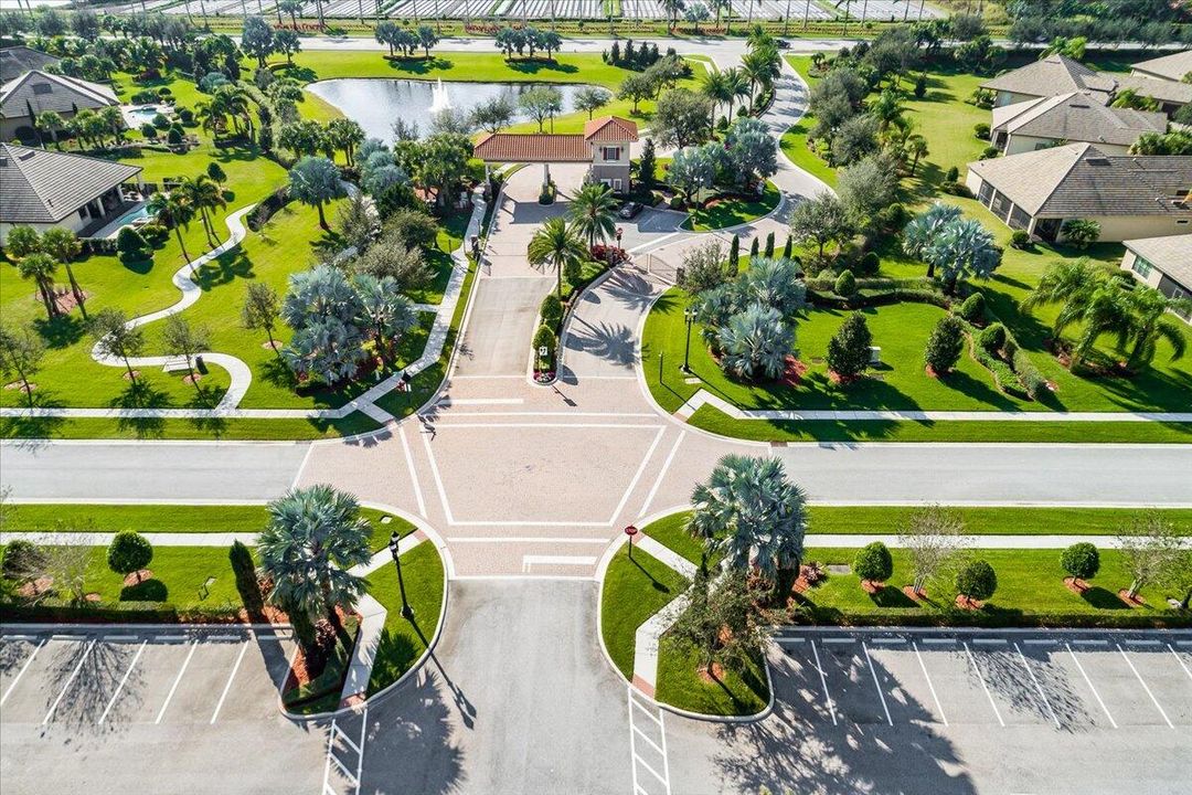 Activo con contrato: $10,000 (3 camas, 2 baños, 1915 Pies cuadrados)