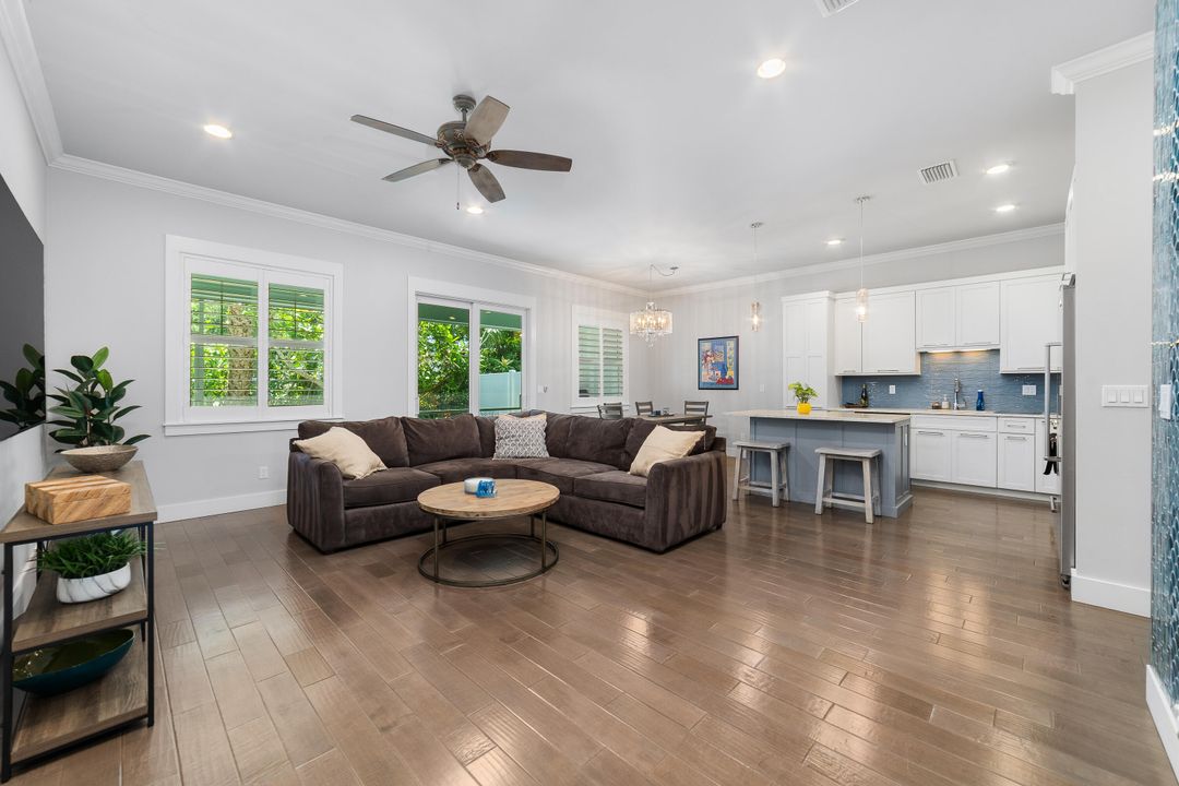 待售: $680,000 (3 贝兹, 2 浴室, 2022 平方英尺)