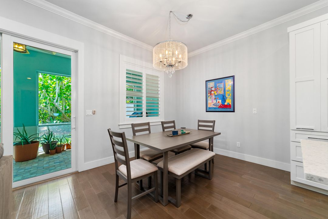 待售: $680,000 (3 贝兹, 2 浴室, 2022 平方英尺)