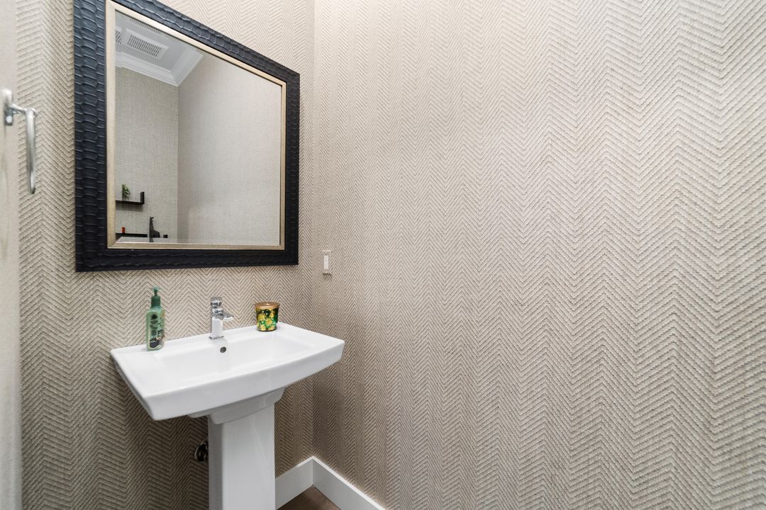 待售: $680,000 (3 贝兹, 2 浴室, 2022 平方英尺)