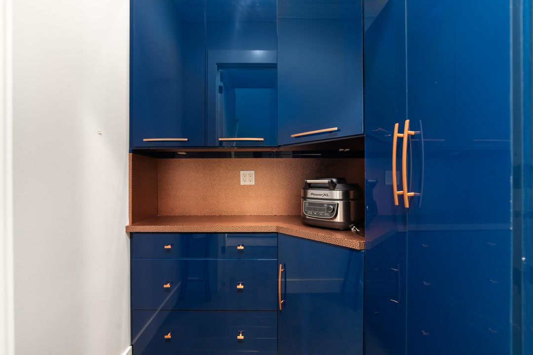 待售: $680,000 (3 贝兹, 2 浴室, 2022 平方英尺)