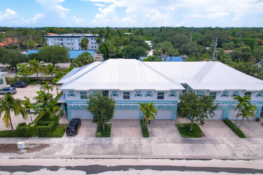 待售: $680,000 (3 贝兹, 2 浴室, 2022 平方英尺)