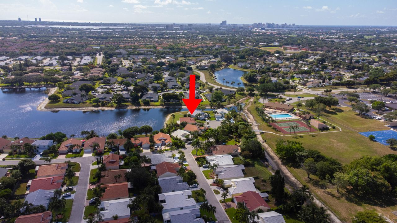 合同活跃: $634,999 (3 贝兹, 2 浴室, 1830 平方英尺)