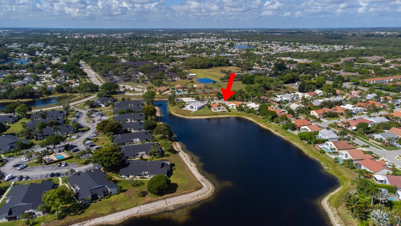 合同活跃: $634,999 (3 贝兹, 2 浴室, 1830 平方英尺)