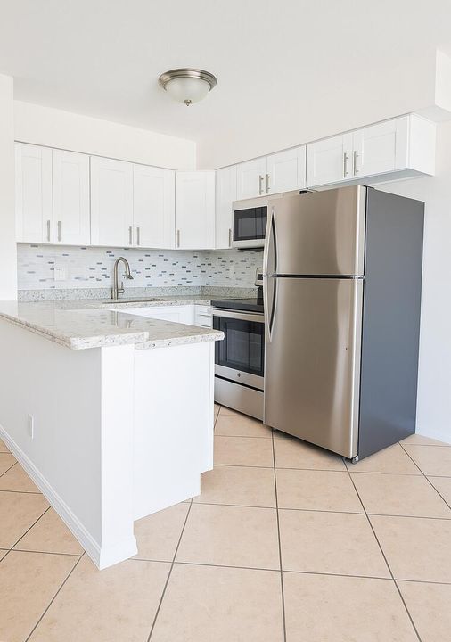 For Rent: $1,975 (2 beds, 1 baths, 1000 Square Feet)