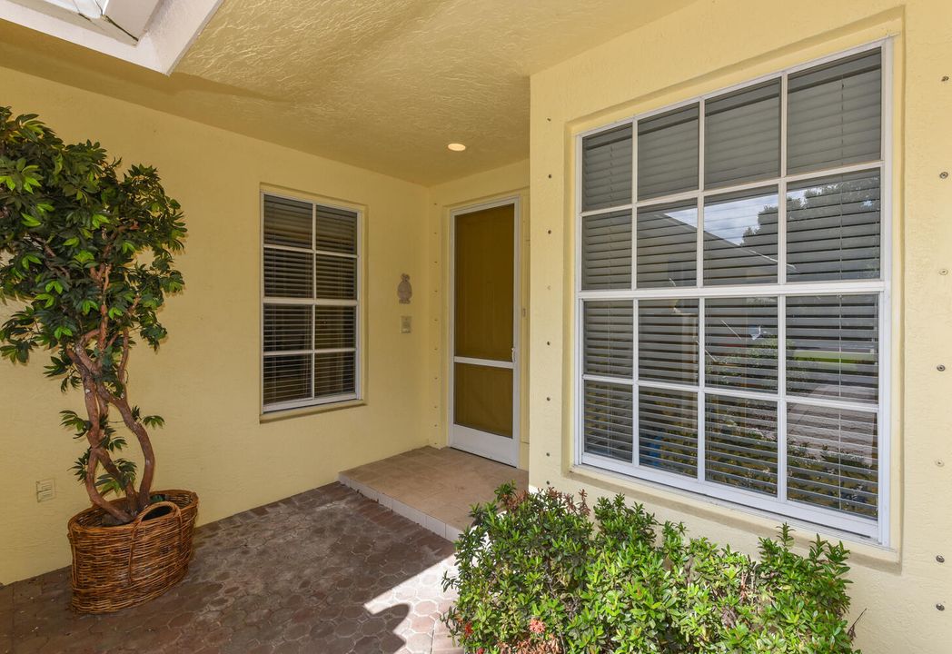 出租: $4,500 (3 贝兹, 2 浴室, 2636 平方英尺)