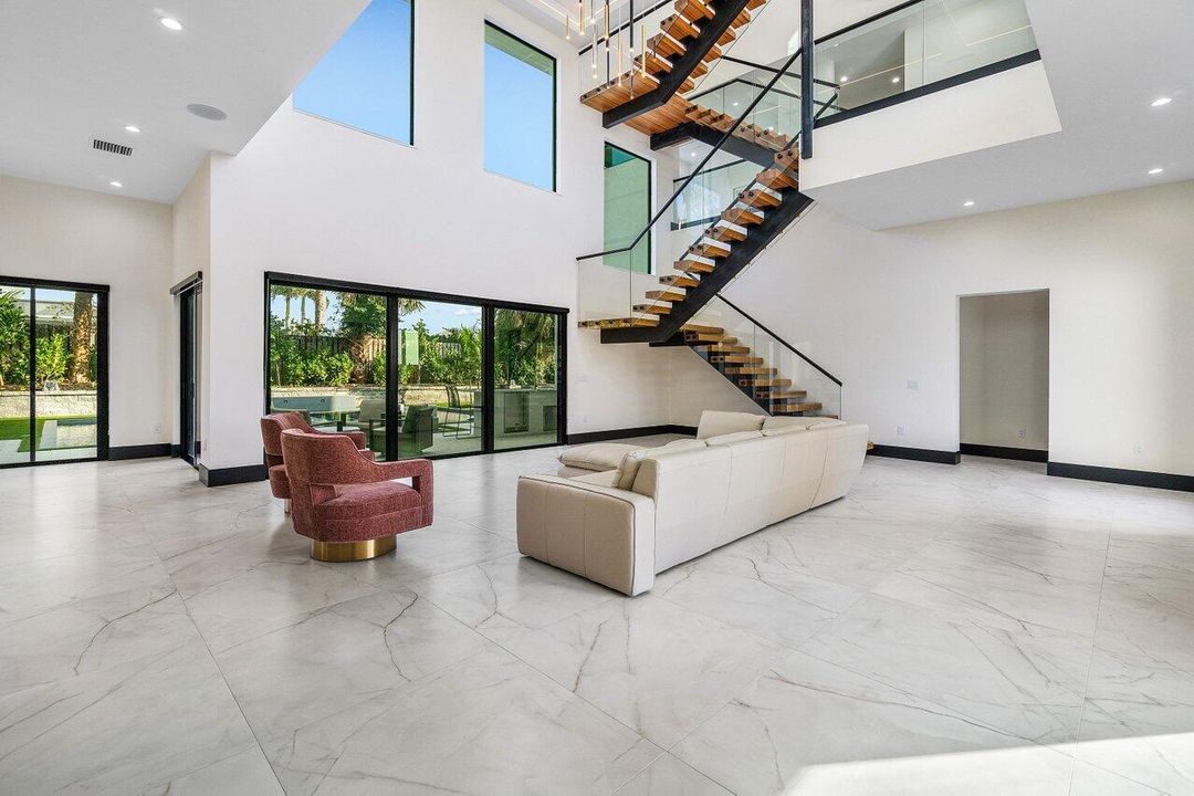 На продажу: $5,250,000 (6 спален, 5 ванн, 4706 Квадратных фут)