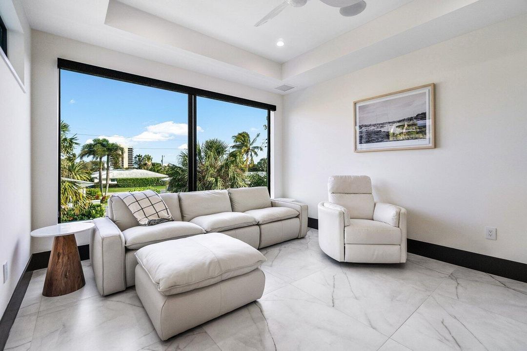 На продажу: $5,250,000 (6 спален, 5 ванн, 4706 Квадратных фут)