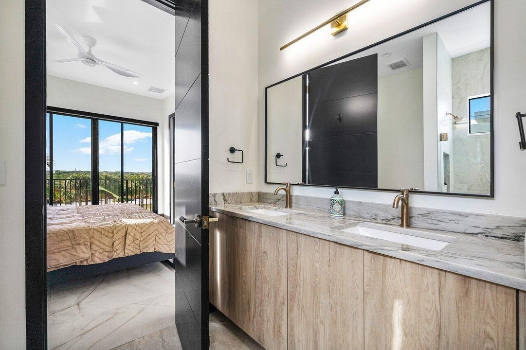 На продажу: $5,250,000 (6 спален, 5 ванн, 4706 Квадратных фут)