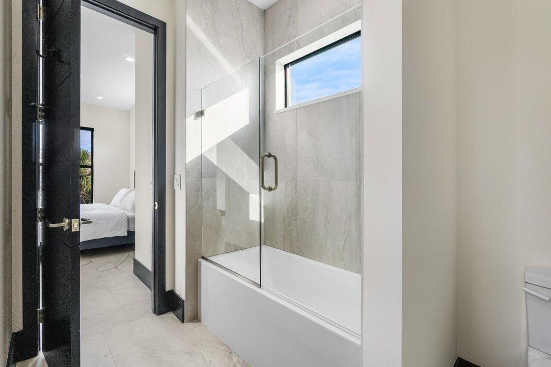 На продажу: $5,250,000 (6 спален, 5 ванн, 4706 Квадратных фут)