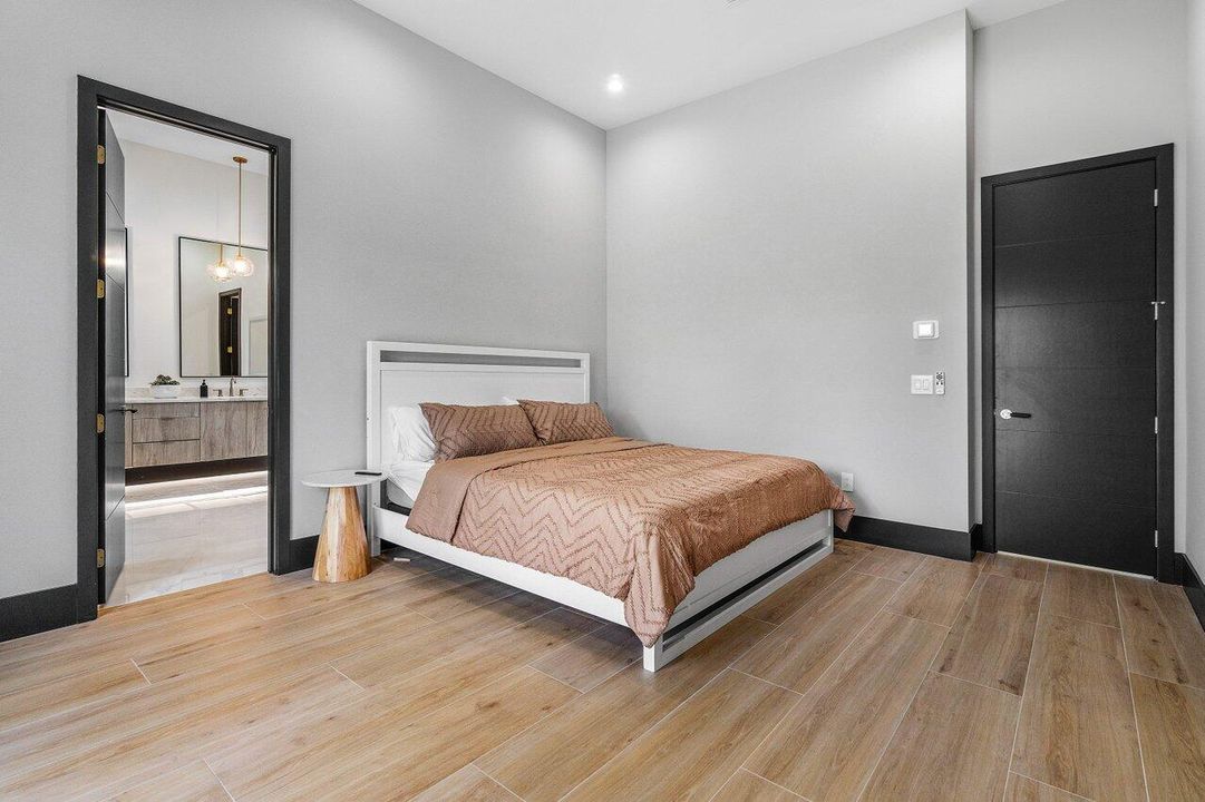 На продажу: $5,250,000 (6 спален, 5 ванн, 4706 Квадратных фут)