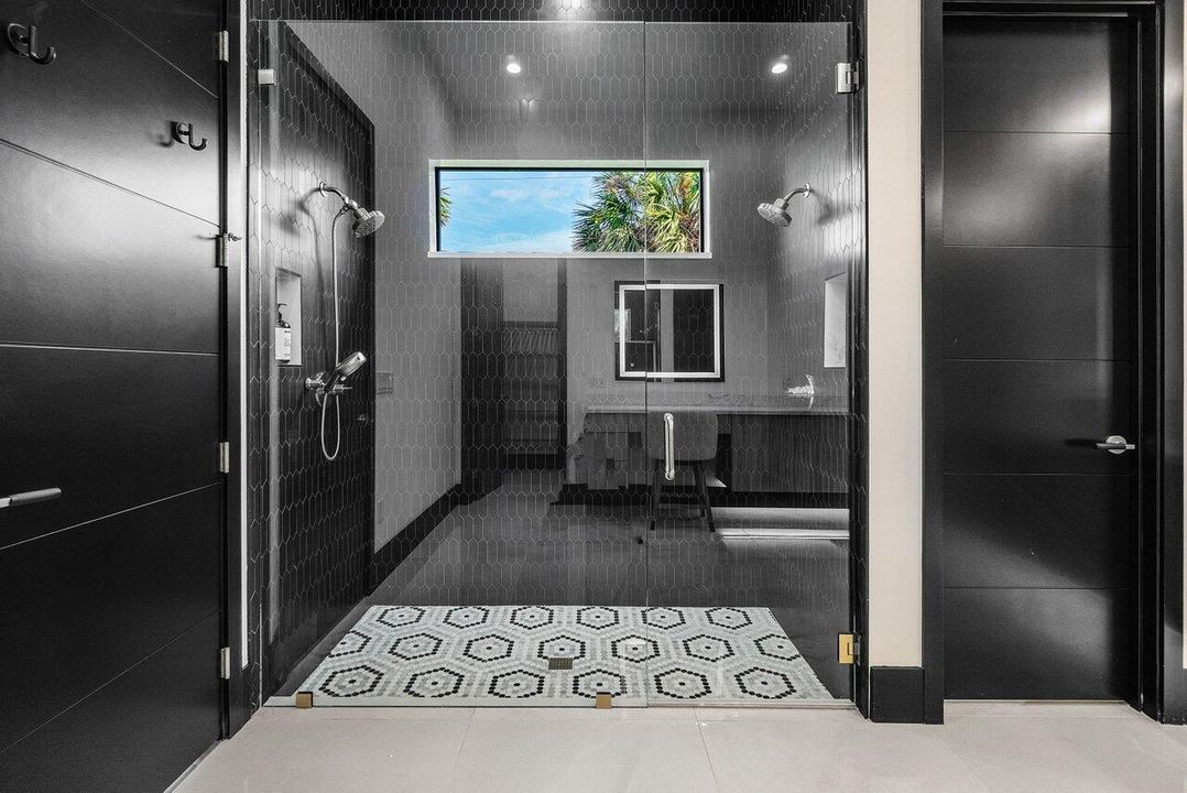 На продажу: $5,250,000 (6 спален, 5 ванн, 4706 Квадратных фут)