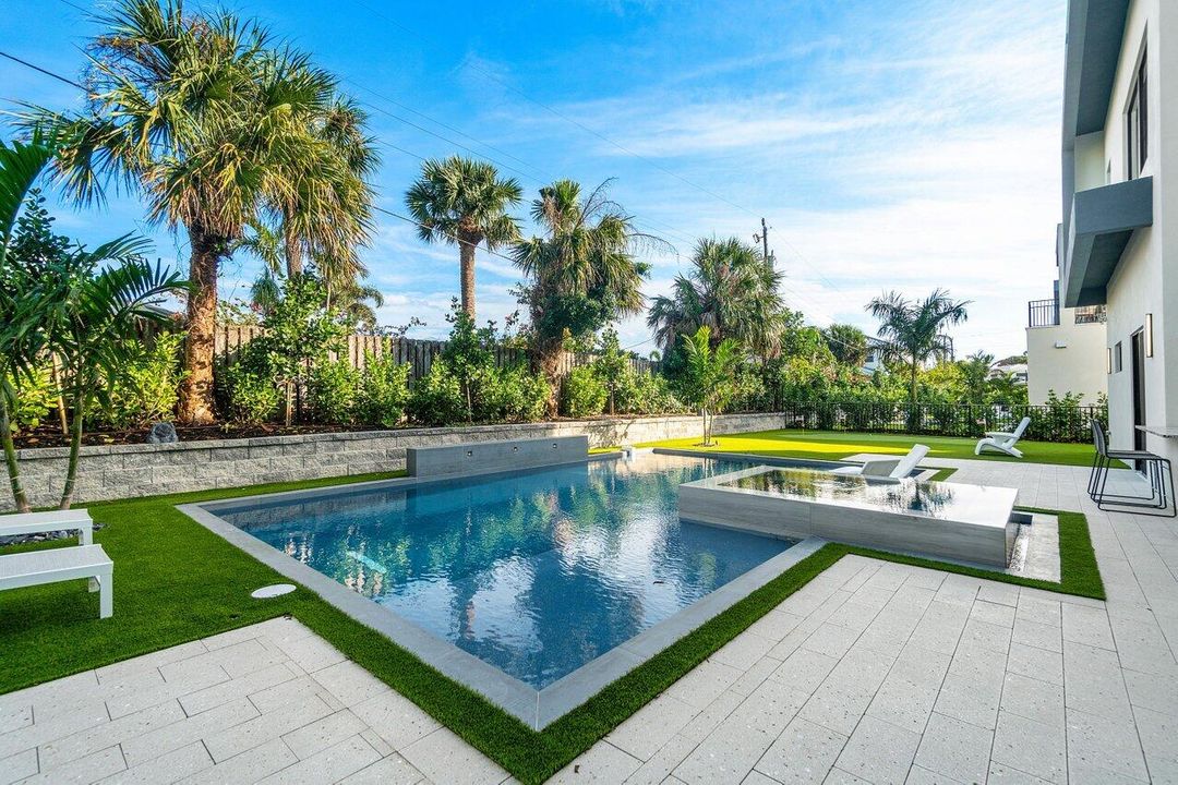 На продажу: $5,250,000 (6 спален, 5 ванн, 4706 Квадратных фут)