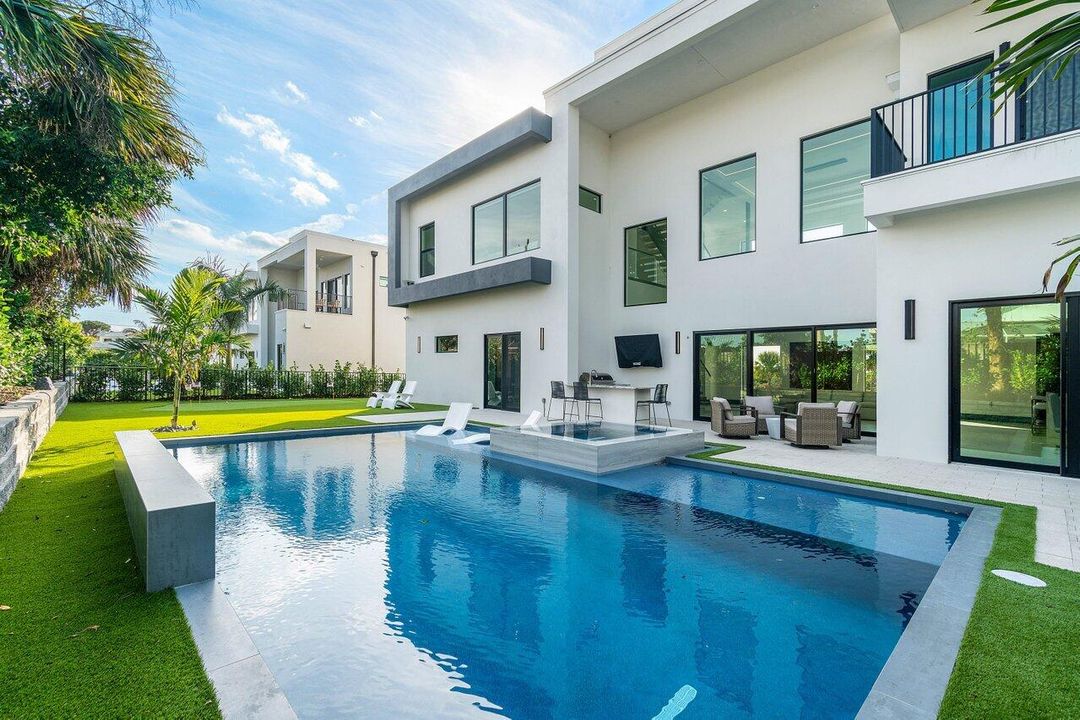 На продажу: $5,250,000 (6 спален, 5 ванн, 4706 Квадратных фут)