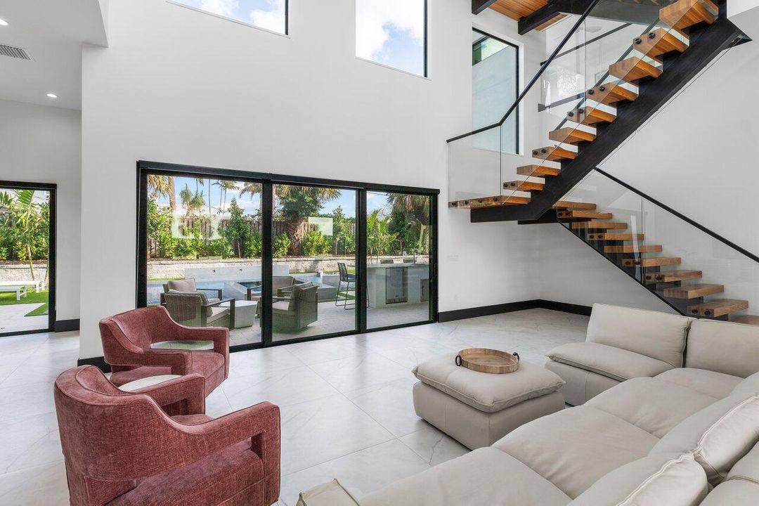 На продажу: $5,250,000 (6 спален, 5 ванн, 4706 Квадратных фут)