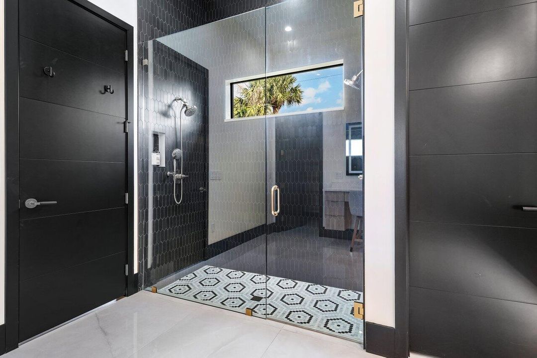 На продажу: $5,250,000 (6 спален, 5 ванн, 4706 Квадратных фут)