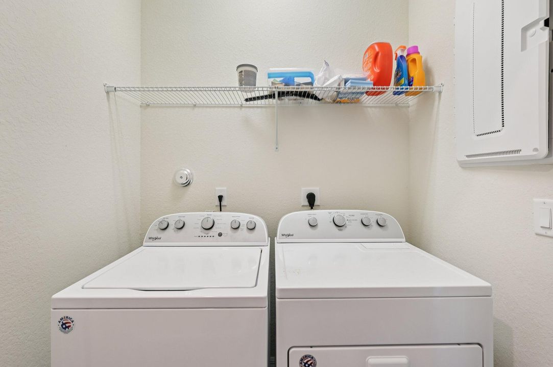 待售: $399,000 (3 贝兹, 2 浴室, 1612 平方英尺)