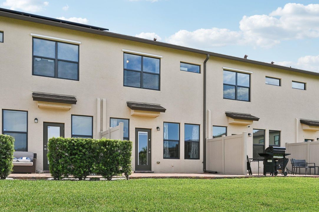 待售: $399,000 (3 贝兹, 2 浴室, 1612 平方英尺)