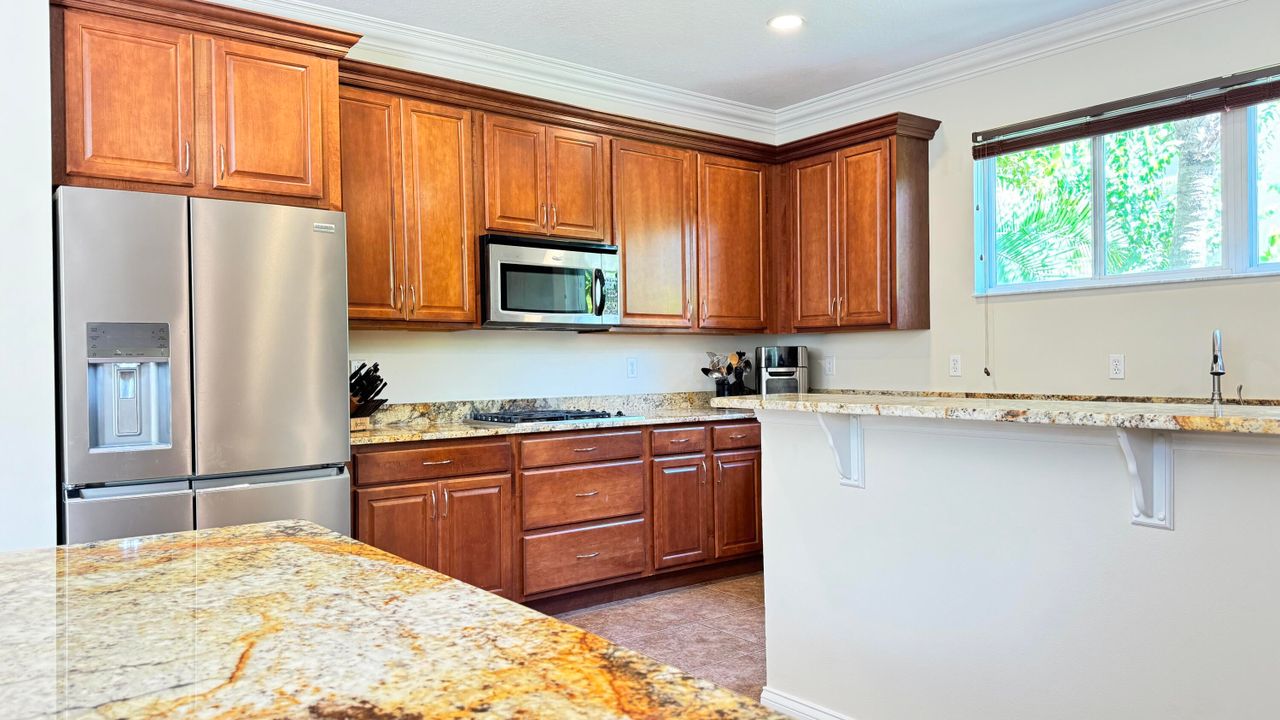 For Sale: $549,900 (5 beds, 3 baths, 3750 Square Feet)