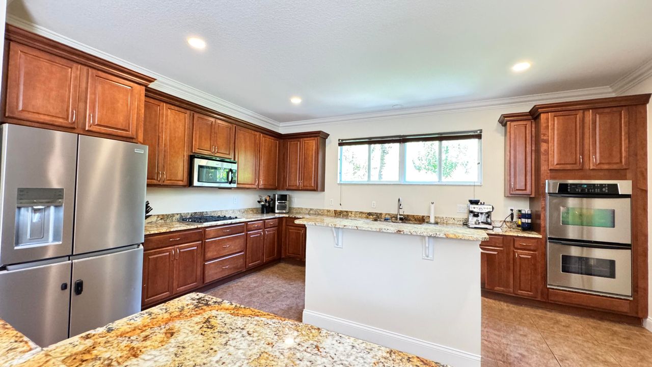 For Sale: $549,900 (5 beds, 3 baths, 3750 Square Feet)