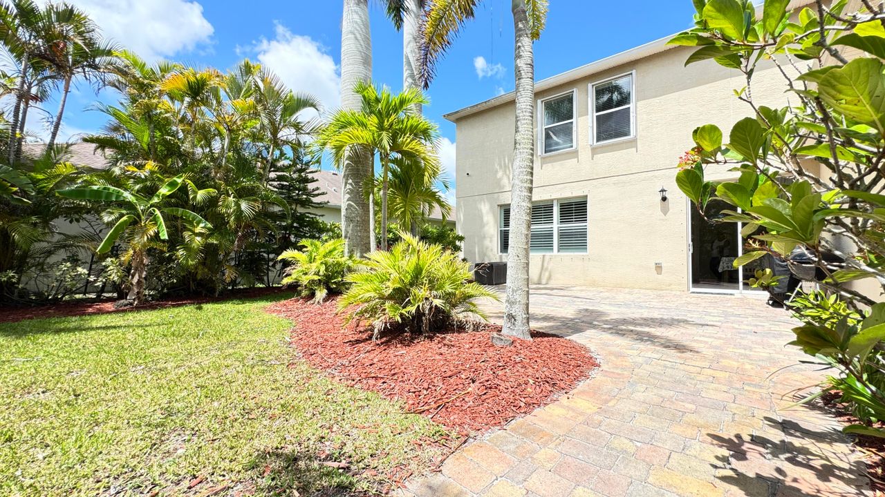 For Sale: $549,900 (5 beds, 3 baths, 3750 Square Feet)