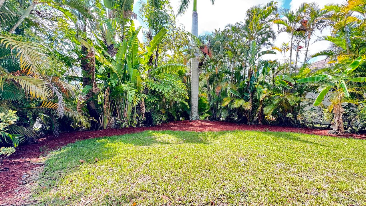 For Sale: $549,900 (5 beds, 3 baths, 3750 Square Feet)