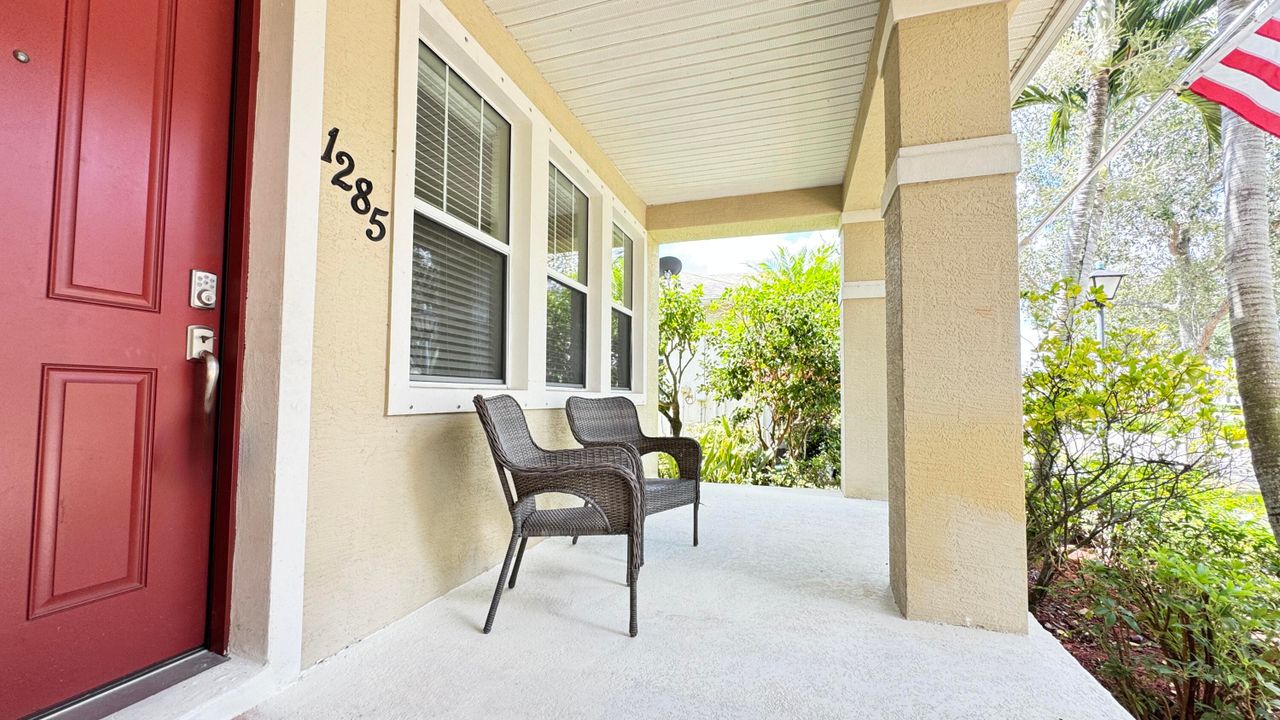 For Sale: $549,900 (5 beds, 3 baths, 3750 Square Feet)