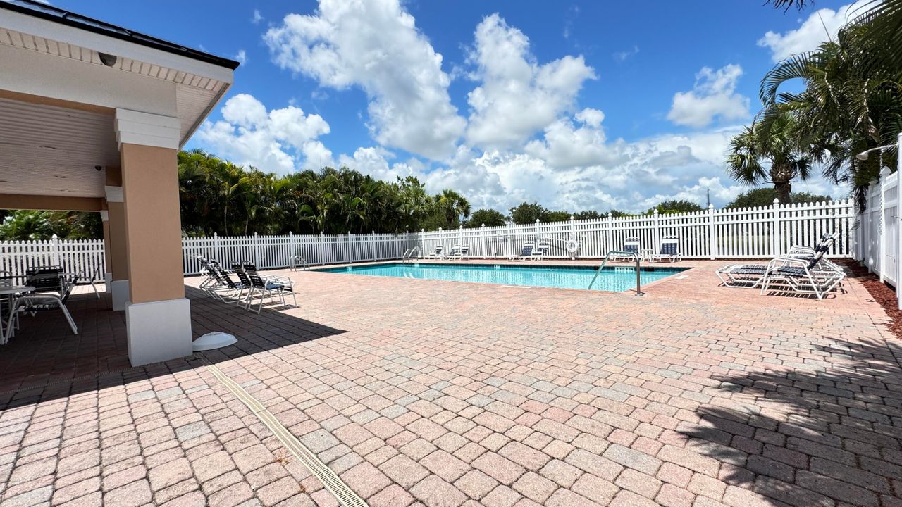 For Sale: $549,900 (5 beds, 3 baths, 3750 Square Feet)