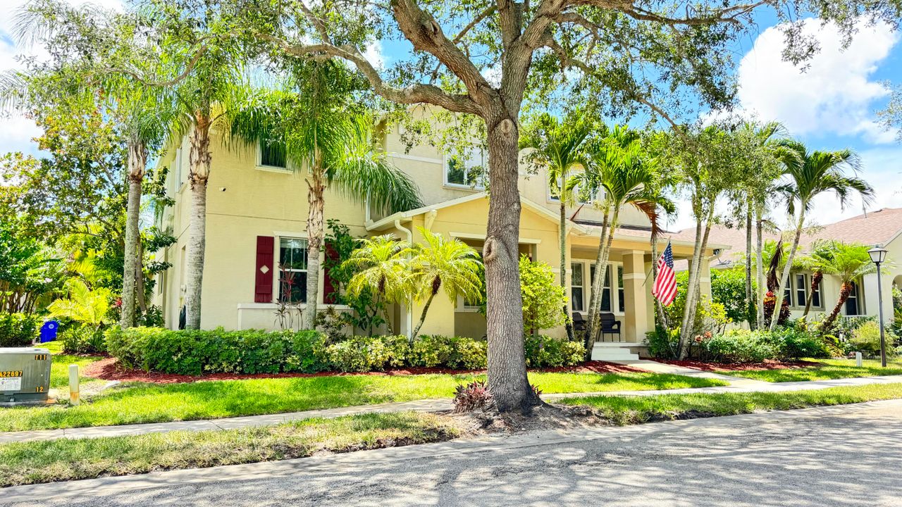 For Sale: $549,900 (5 beds, 3 baths, 3750 Square Feet)