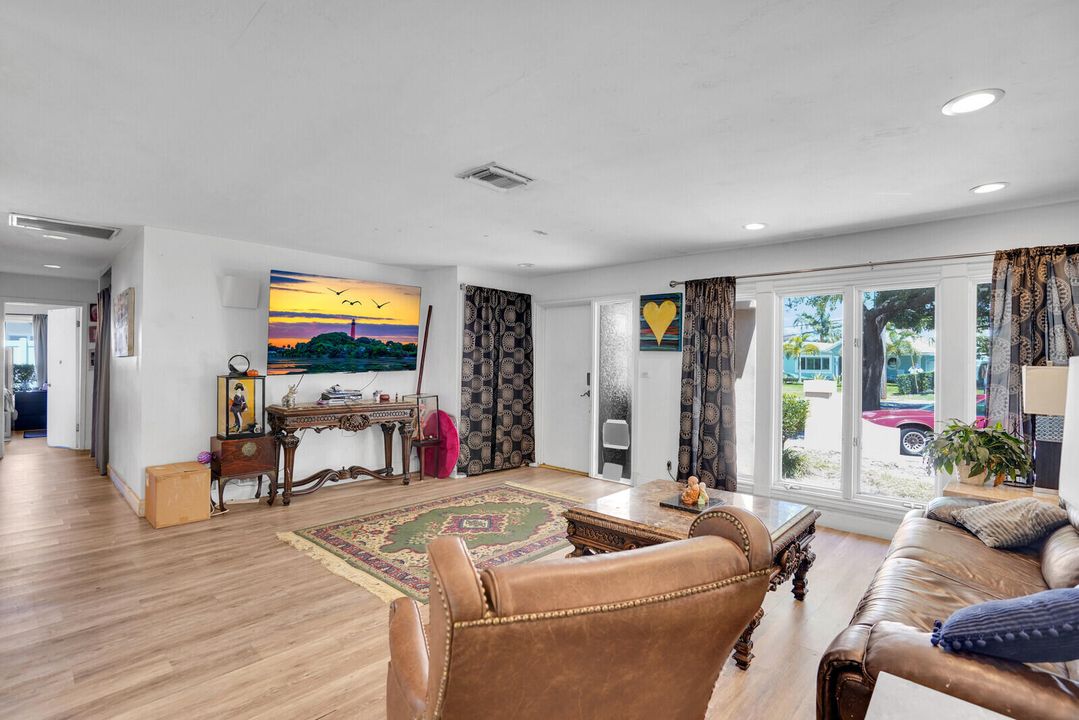 Activo con contrato: $749,000 (3 camas, 2 baños, 1768 Pies cuadrados)