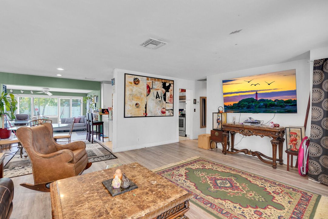 Activo con contrato: $749,000 (3 camas, 2 baños, 1768 Pies cuadrados)