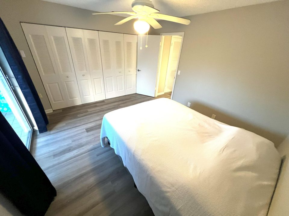 待售: $89,000 (1 贝兹, 1 浴室, 593 平方英尺)