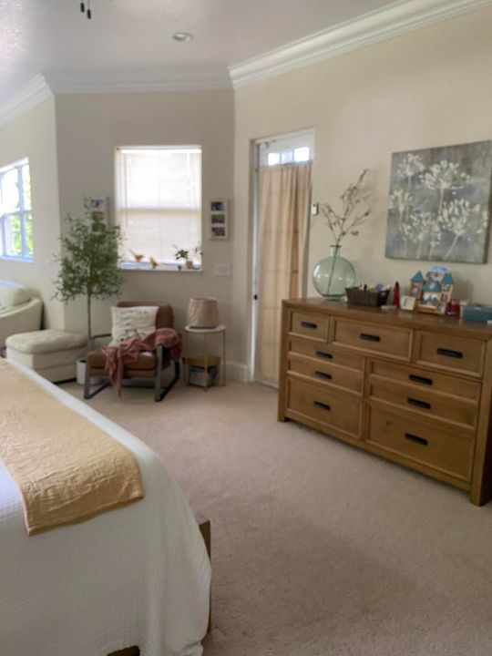 Activo con contrato: $859,000 (6 camas, 4 baños, 4073 Pies cuadrados)