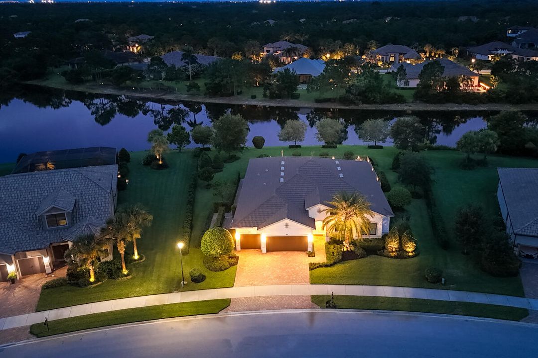 For Sale: $1,375,000 (4 beds, 3 baths, 3089 Square Feet)