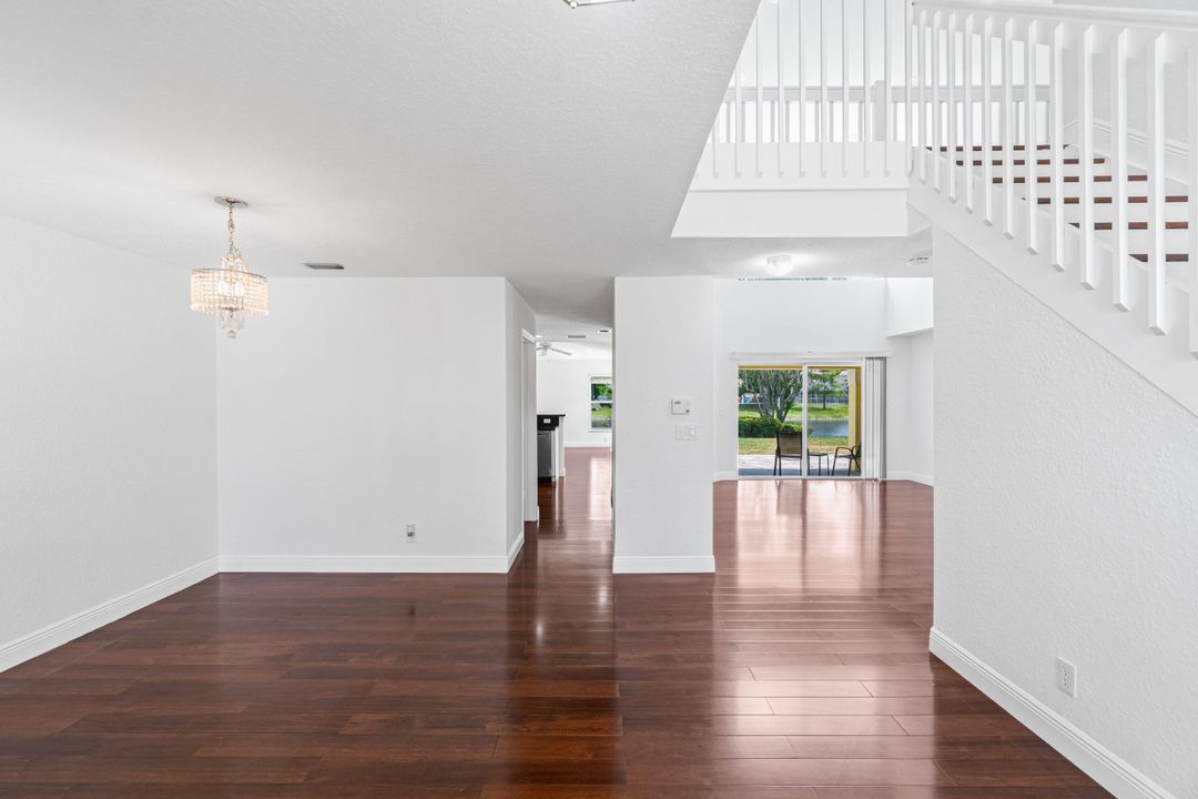 На продажу: $585,000 (4 спален, 3 ванн, 2208 Квадратных фут)