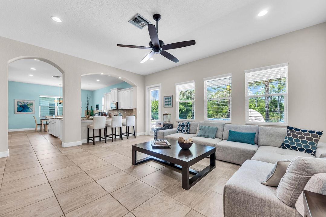 Activo con contrato: $1,199,000 (5 camas, 4 baños, 4343 Pies cuadrados)