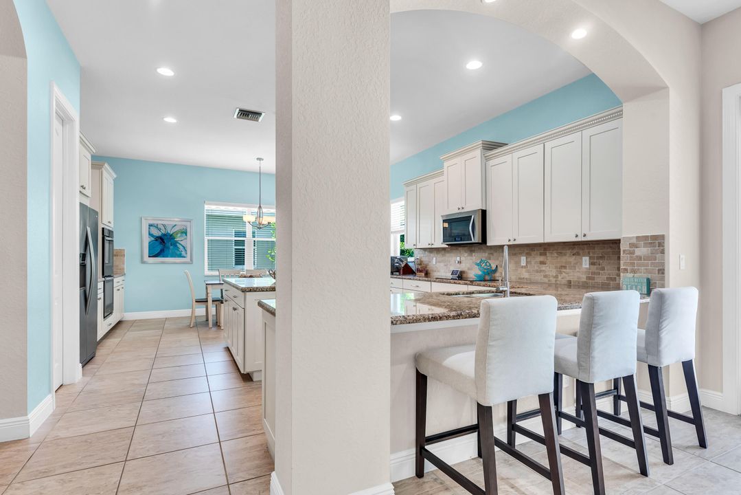 Activo con contrato: $1,199,000 (5 camas, 4 baños, 4343 Pies cuadrados)