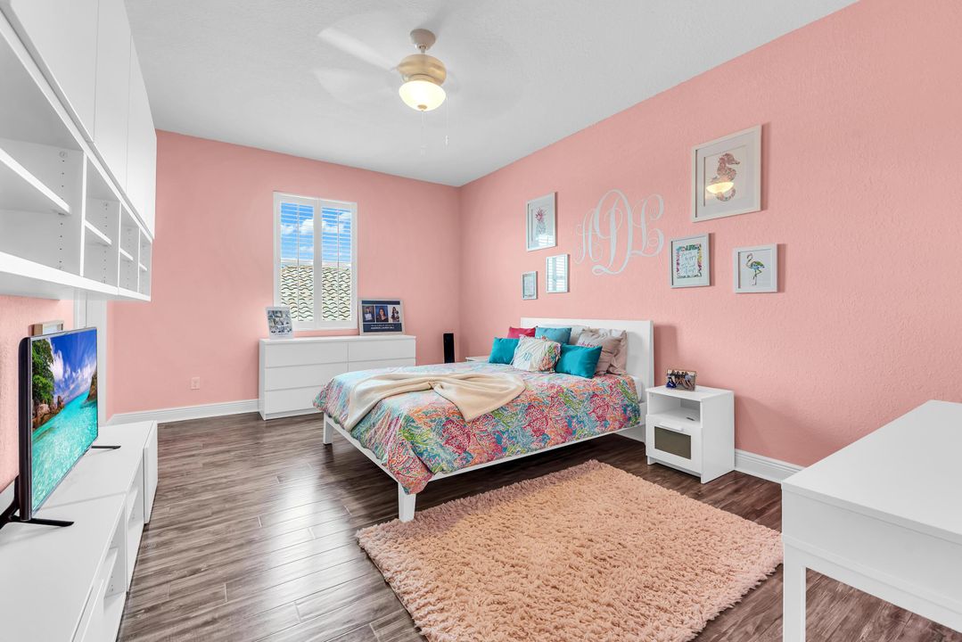 Activo con contrato: $1,199,000 (5 camas, 4 baños, 4343 Pies cuadrados)