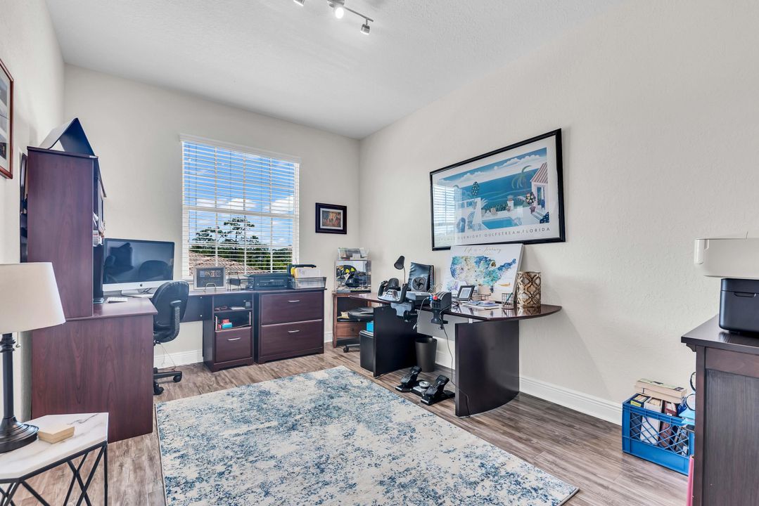 Activo con contrato: $1,199,000 (5 camas, 4 baños, 4343 Pies cuadrados)