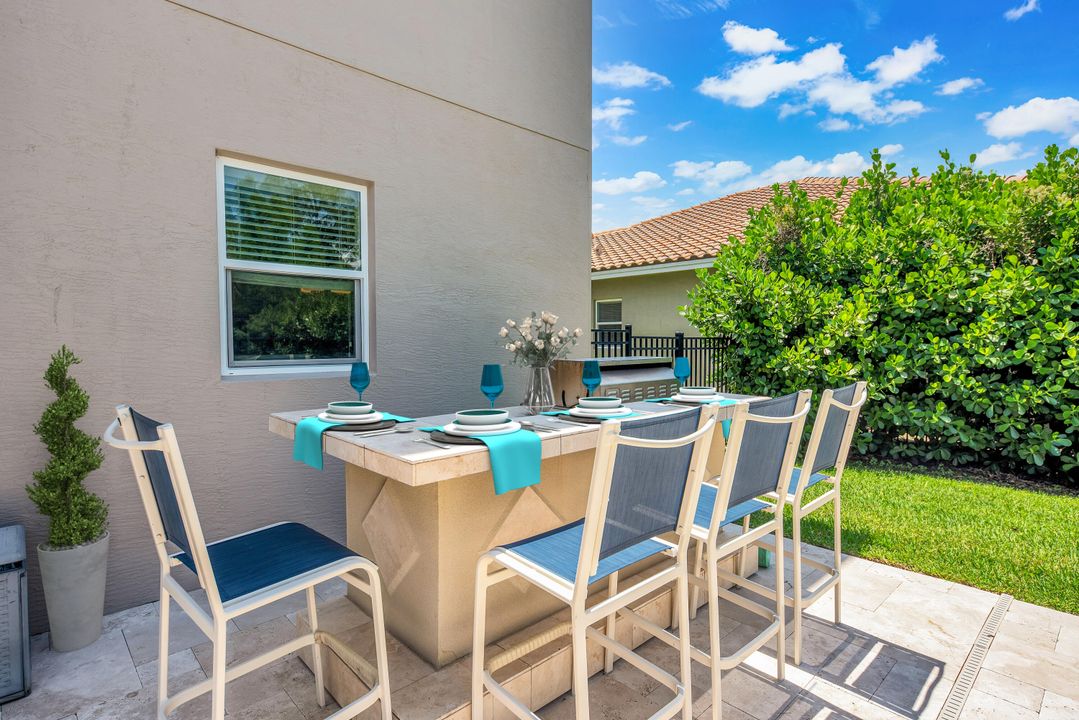 Activo con contrato: $1,199,000 (5 camas, 4 baños, 4343 Pies cuadrados)