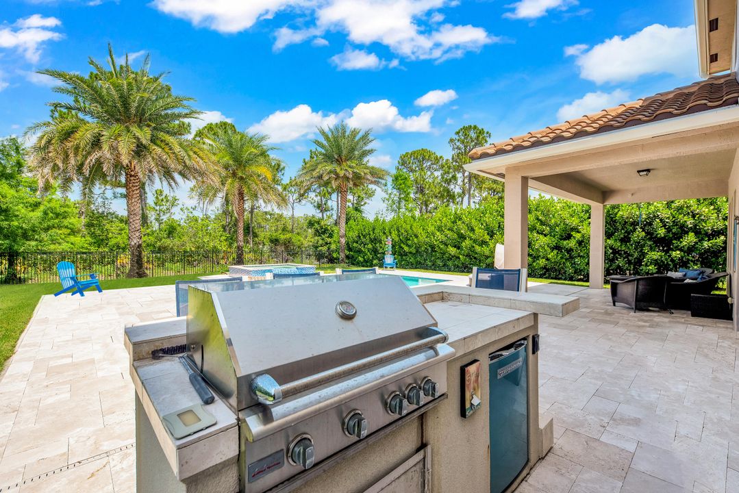 Activo con contrato: $1,199,000 (5 camas, 4 baños, 4343 Pies cuadrados)